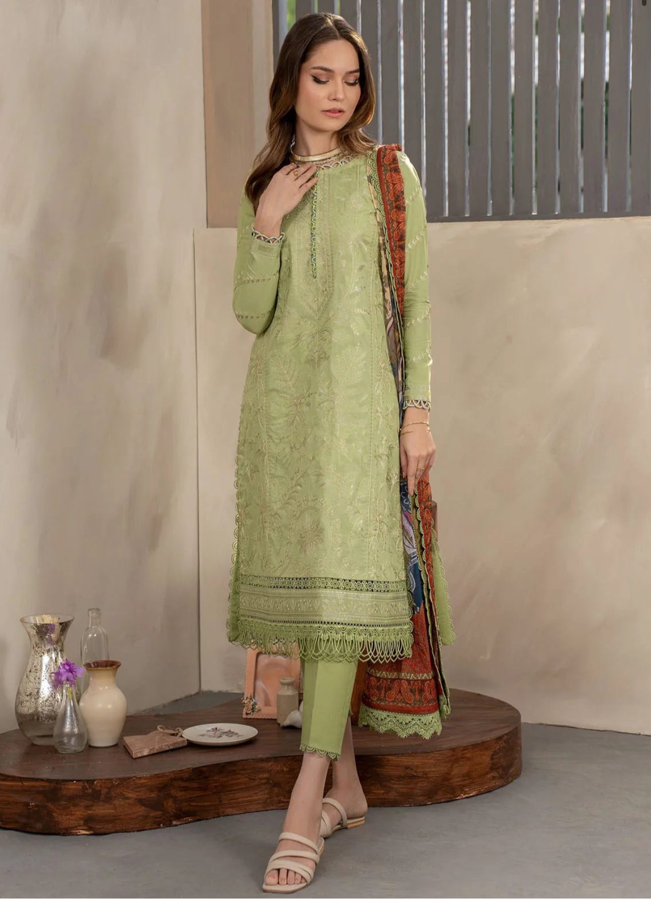 ZARIF ‘Festive Lawn’ | Embroidered Lawn Readymade | ZFL04