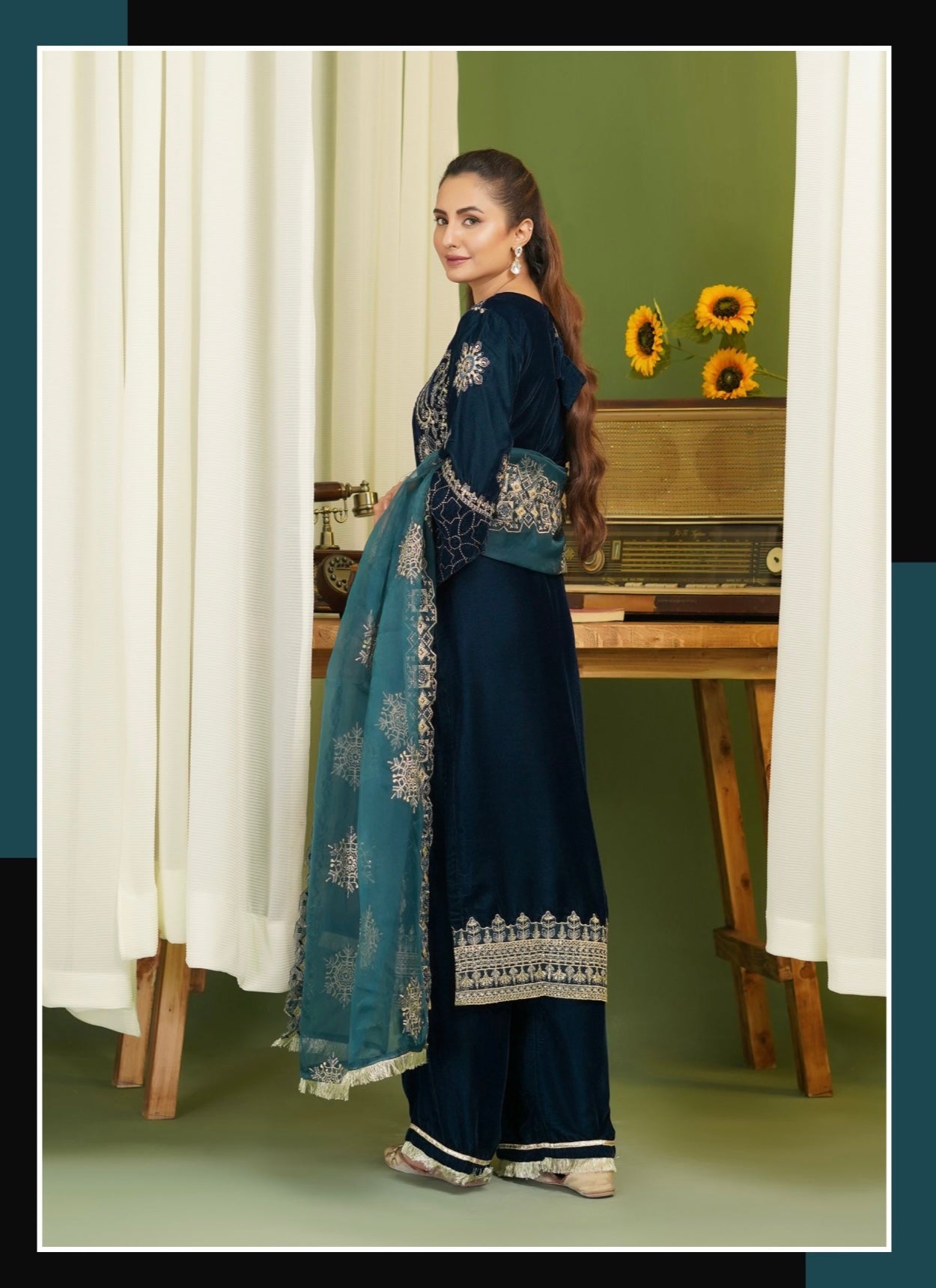 SIMRANS ‘Makhmali’ | Embroidered Velvet Fancy Dupatta Readymade | SM716 (Teal)