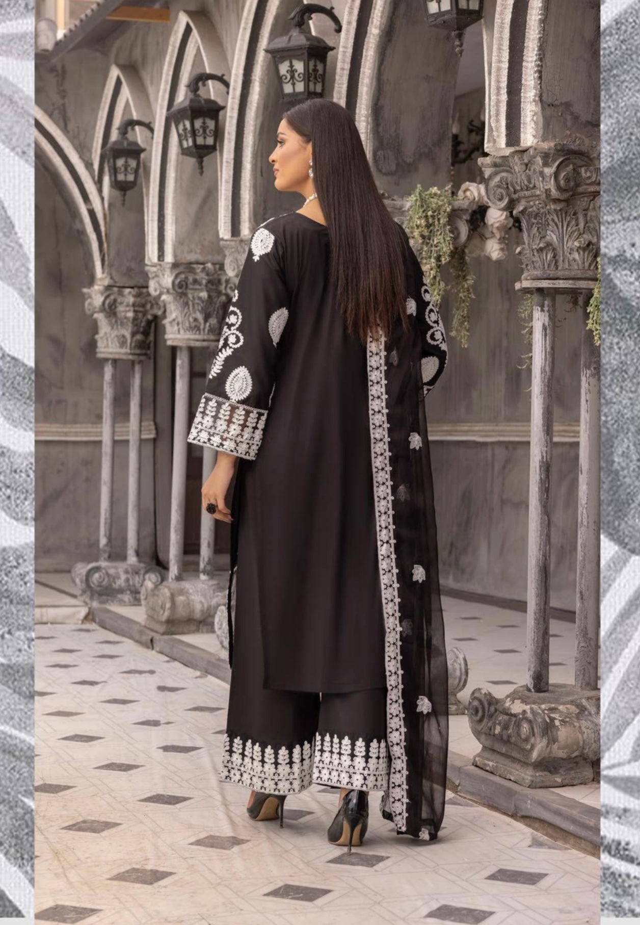 SIMRANS ‘Riwaaz’ | Embroidered Lawn Readymade | SM635 (Black)