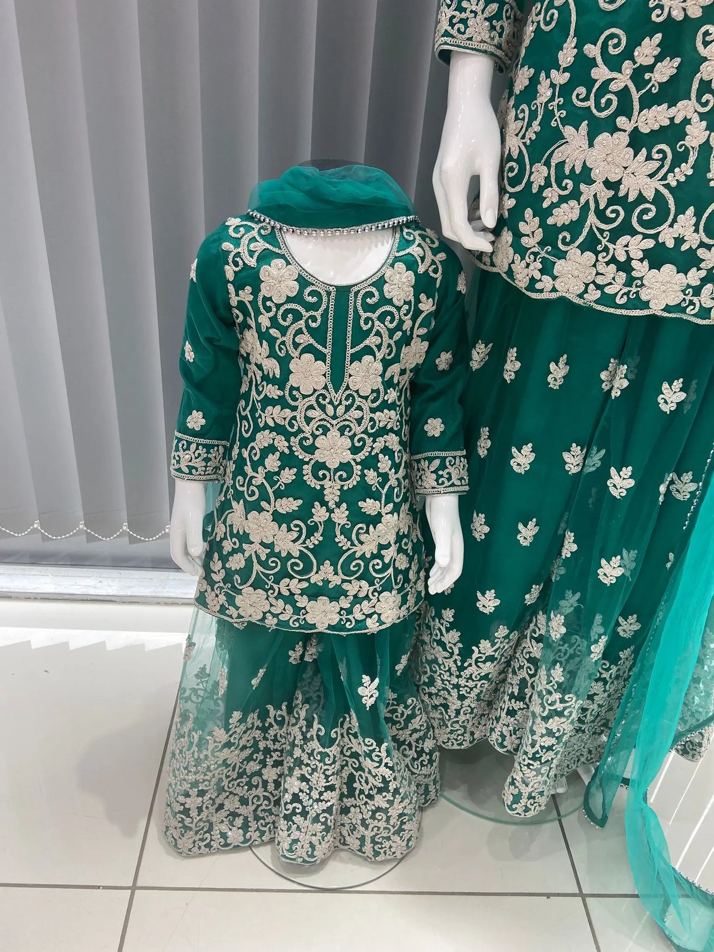  Asha - Pakistani clothes