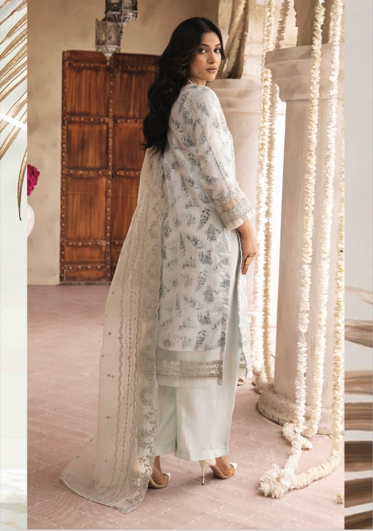 SIMRANS ‘Khaddi Lux’ | Embroidered Organza 3pc Readymade | SM657