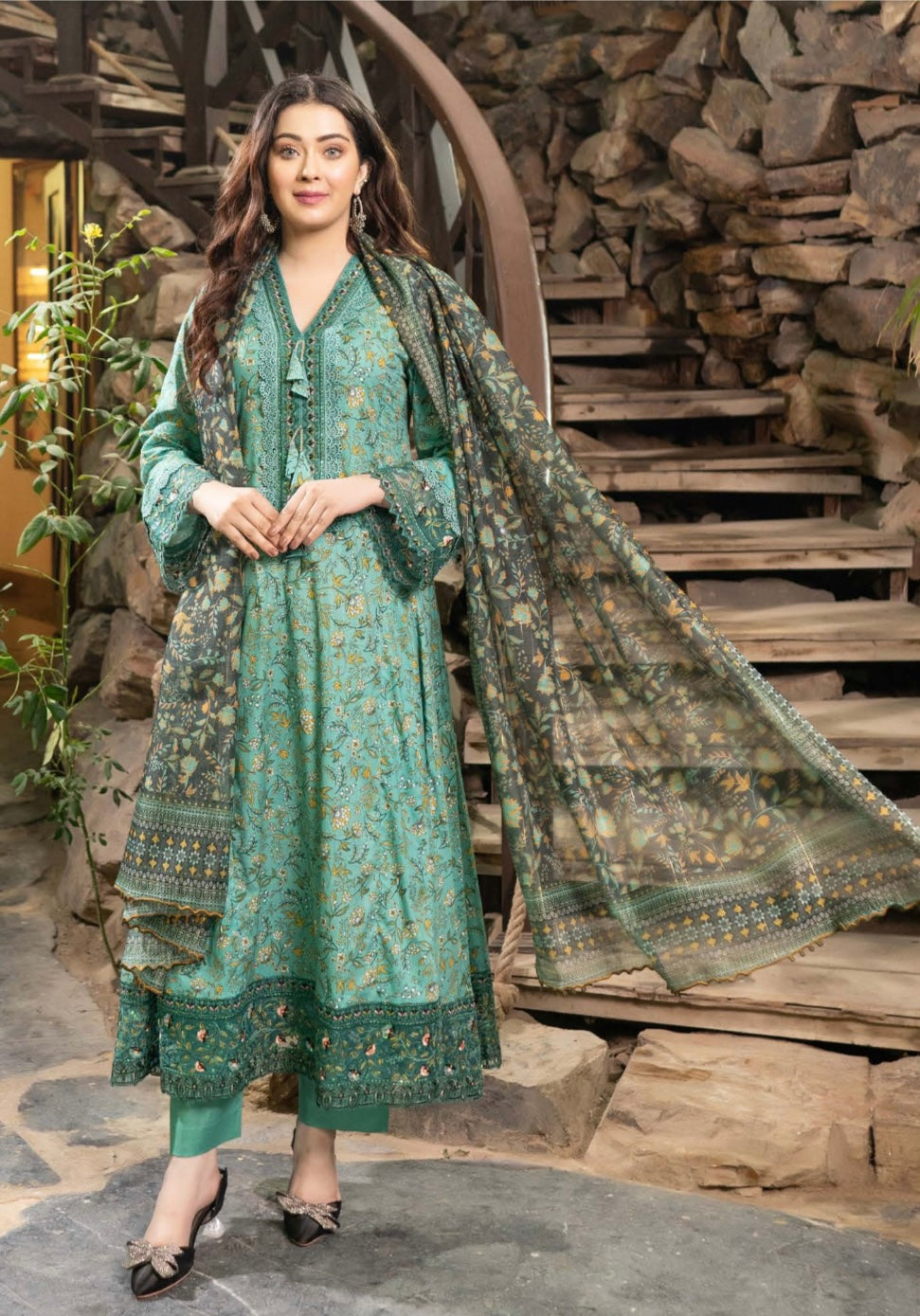 MUNIRA | Embroidered Linen Readymade | MEL07