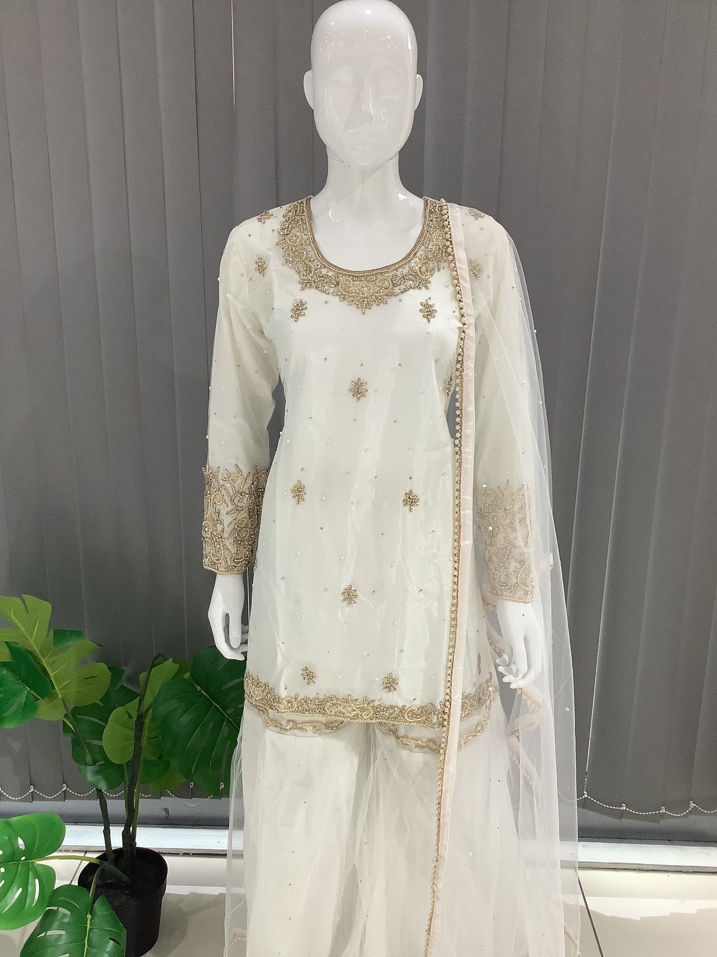  Asha - Pakistani clothes