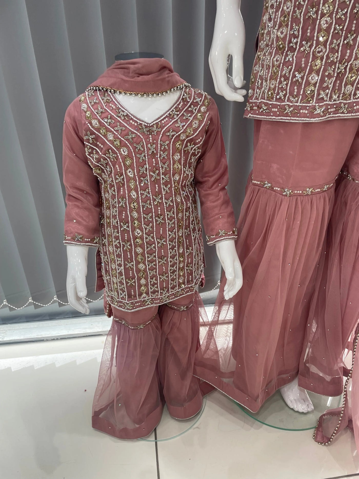  Asha - Pakistani clothes