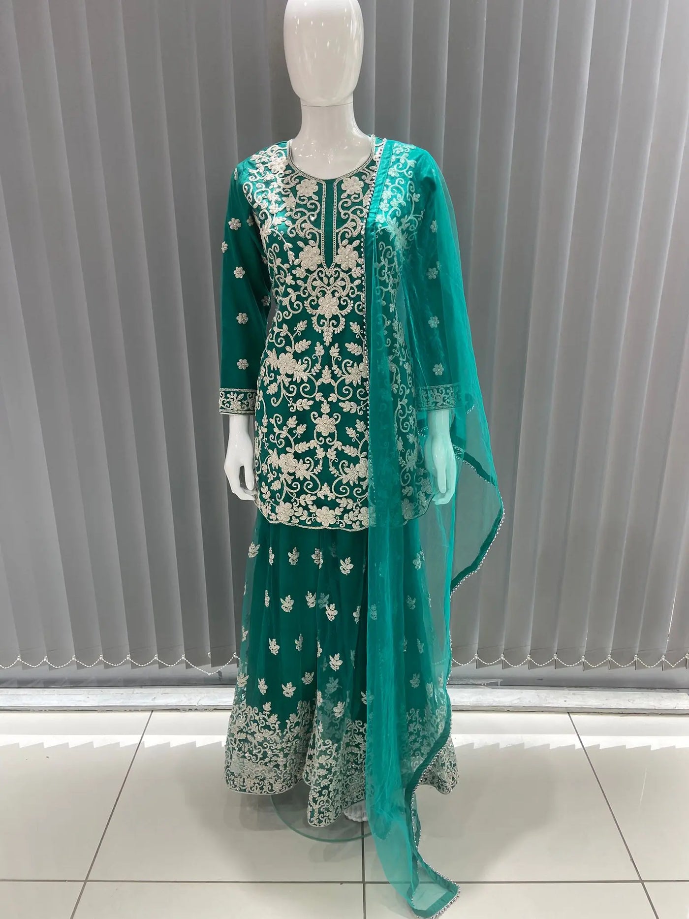  Asha - Pakistani clothes