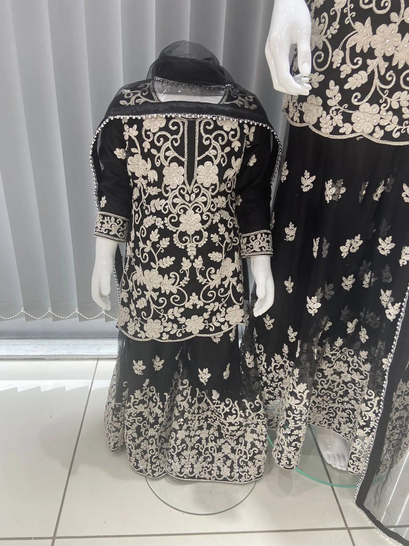  Asha - Pakistani clothes