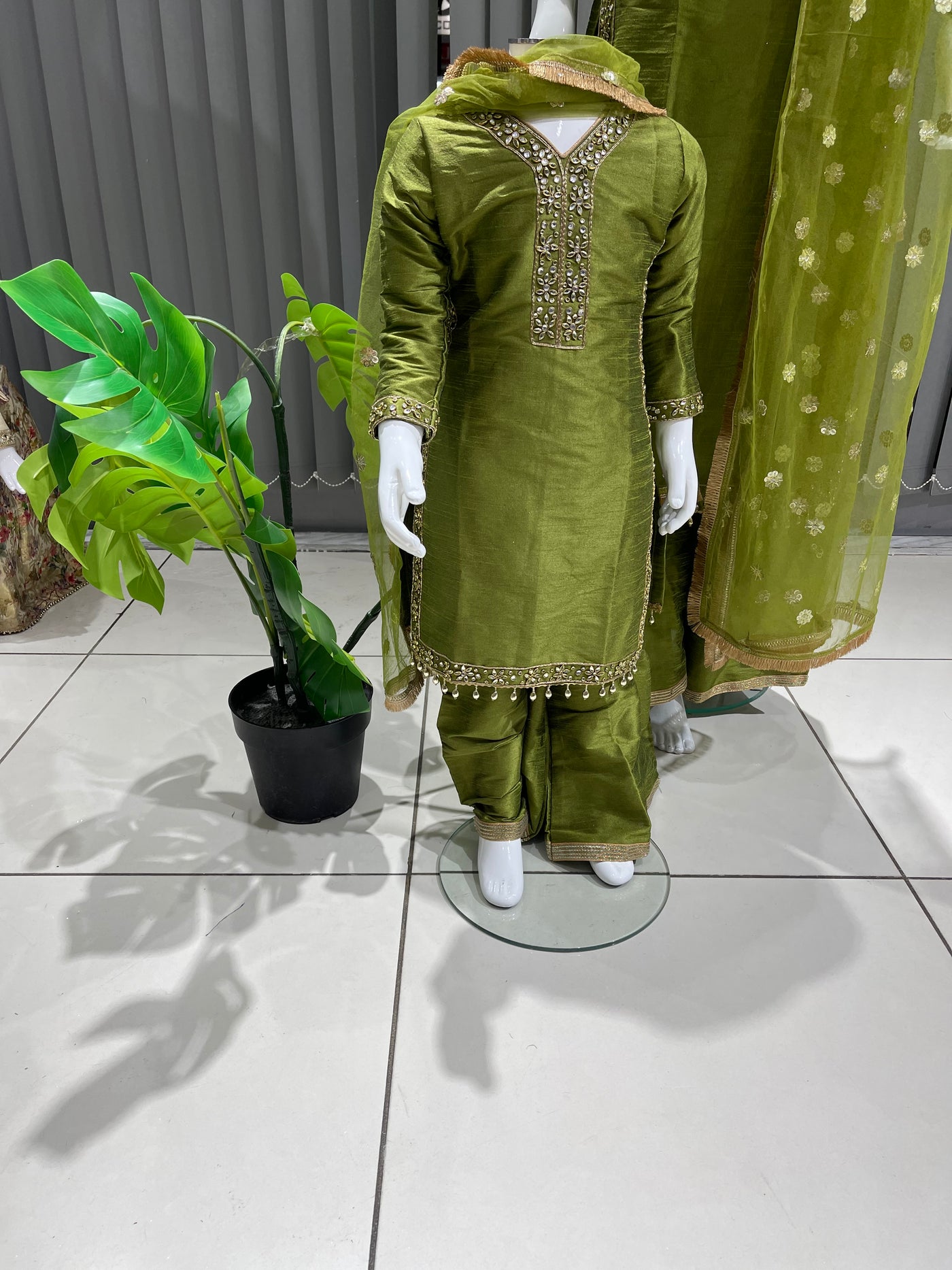  Asha - Pakistani clothes