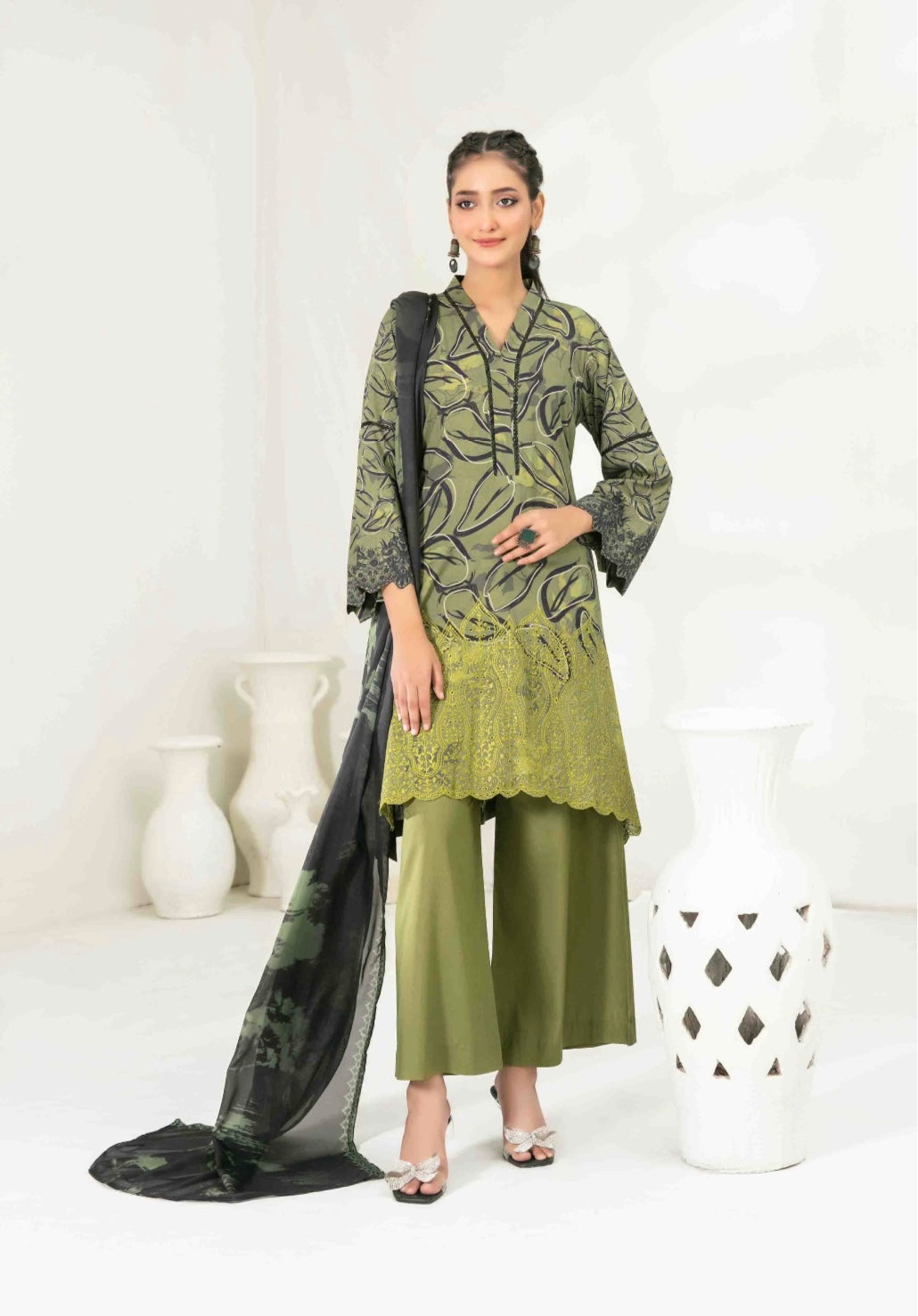 (TAWAKKAL ‘Fasha’ | Embroidered Digital Linen Readymade | D3682