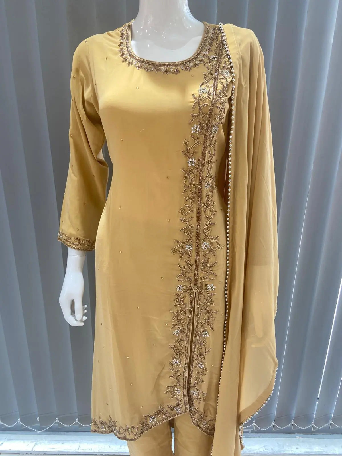  Asha - Pakistani clothes