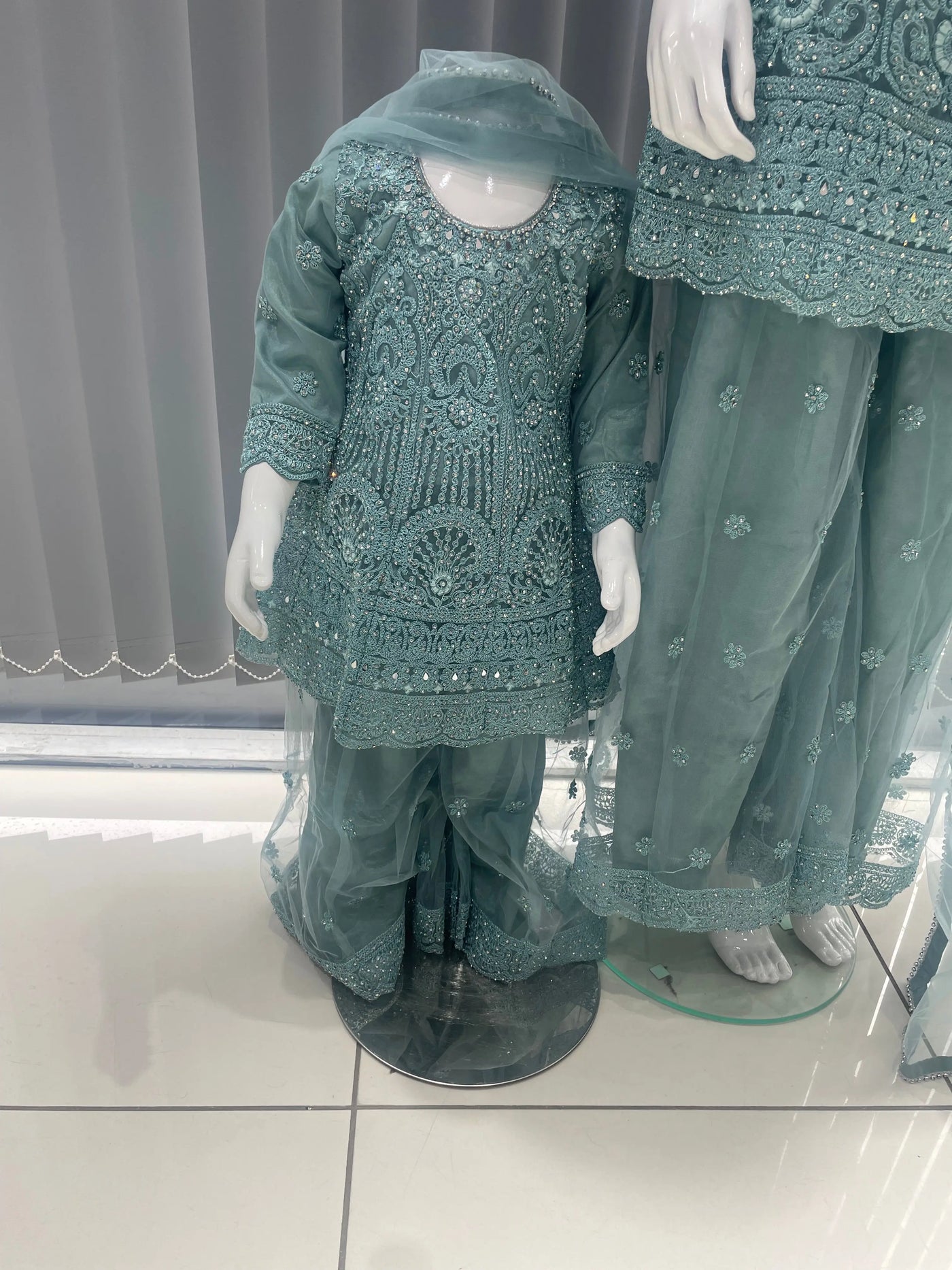  Asha - Pakistani clothes