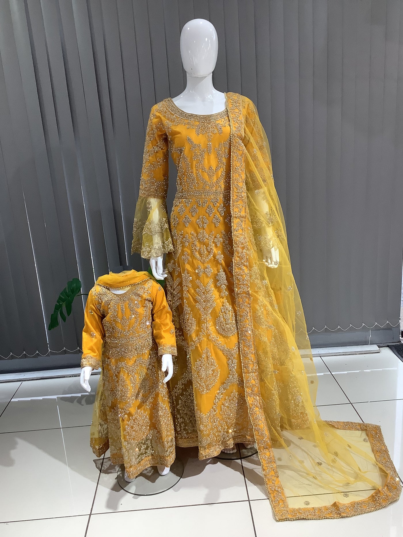  Asha - Pakistani clothes