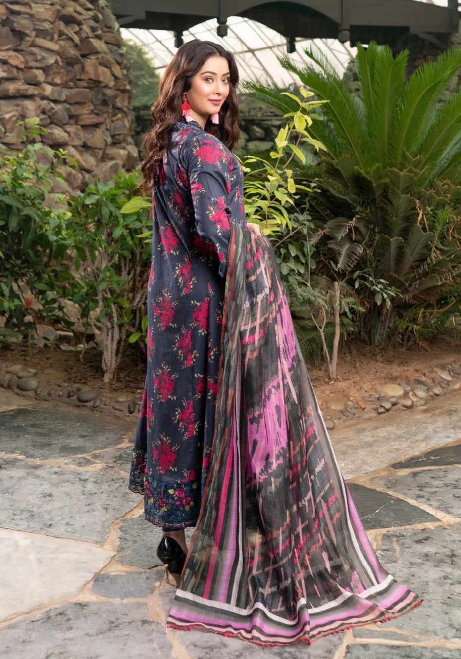 MUNIRA | Embroidered Linen Readymade | MEL01