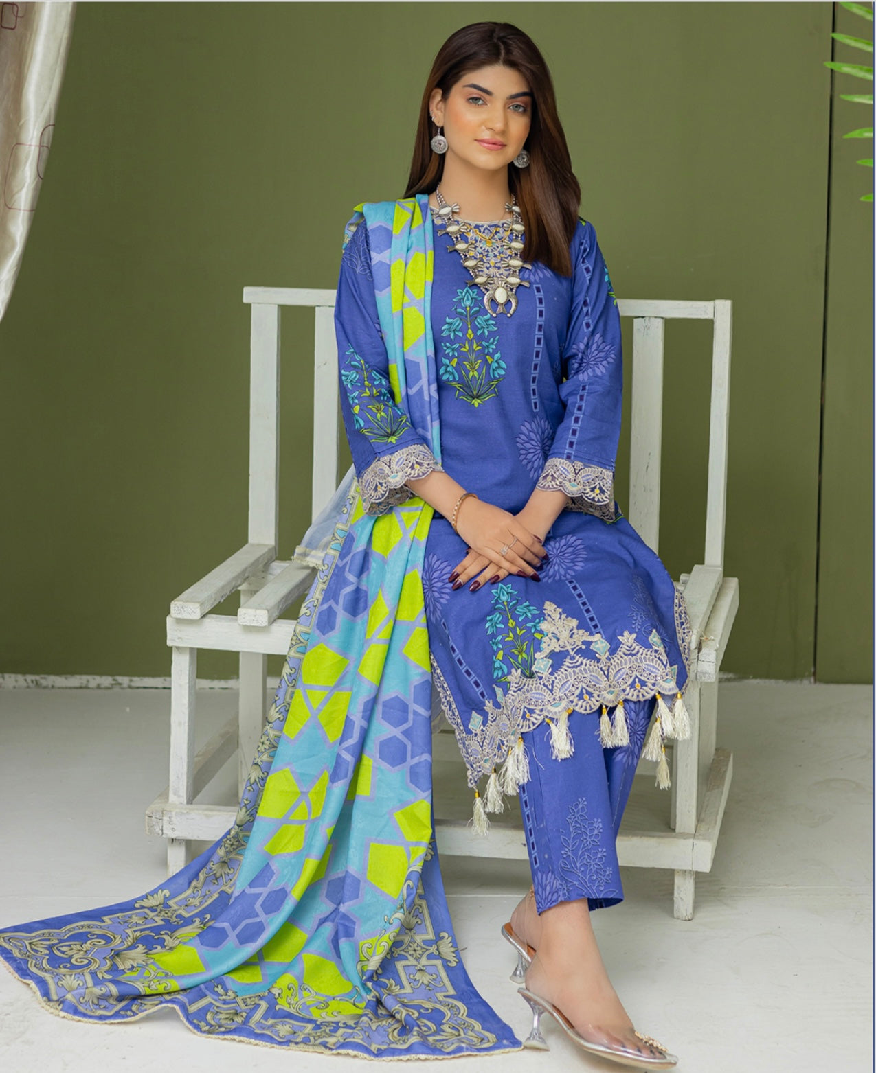 RANGZ ‘Gulaal’ | Embroidered Khaddar Readymade | RGZ031