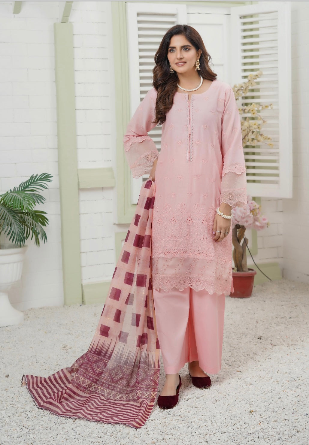 MUNIRA | Embroidered Lawn Readymade | MVL05