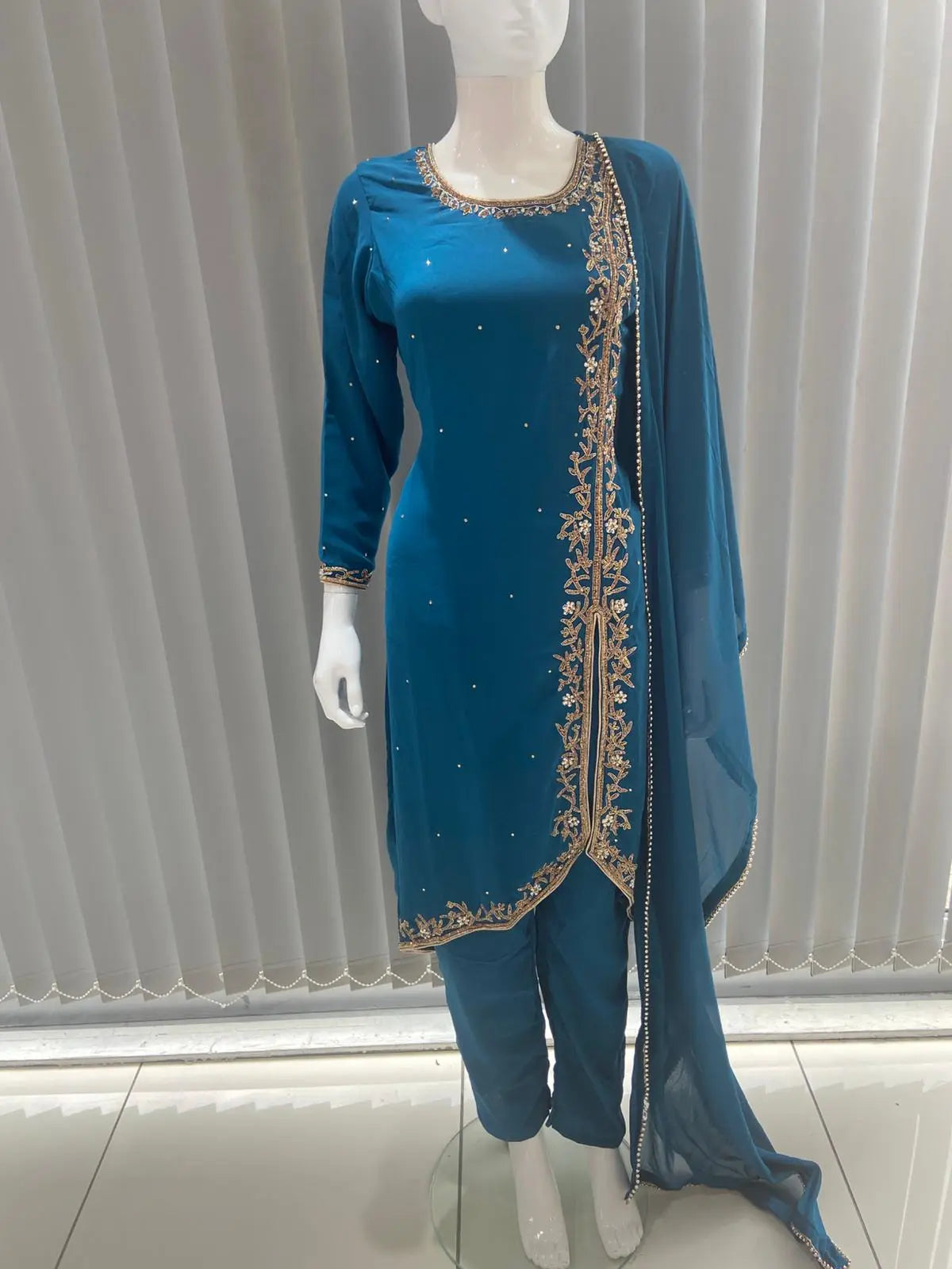  Asha - Pakistani clothes