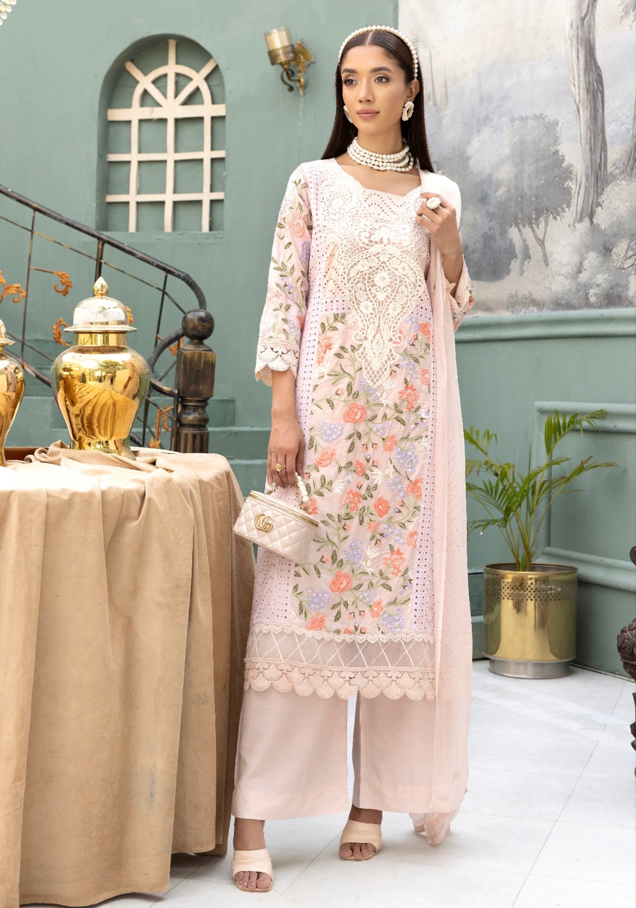 SIMRANS ‘Khoobsurat’ | Embroidered Linenkari Readymade | SM688