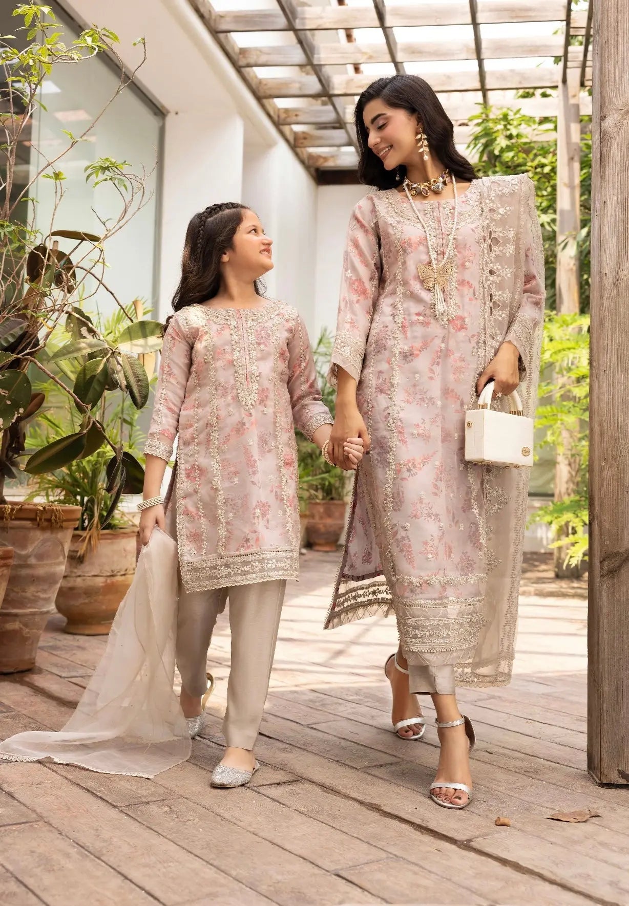  Simrans - Pakistani clothes