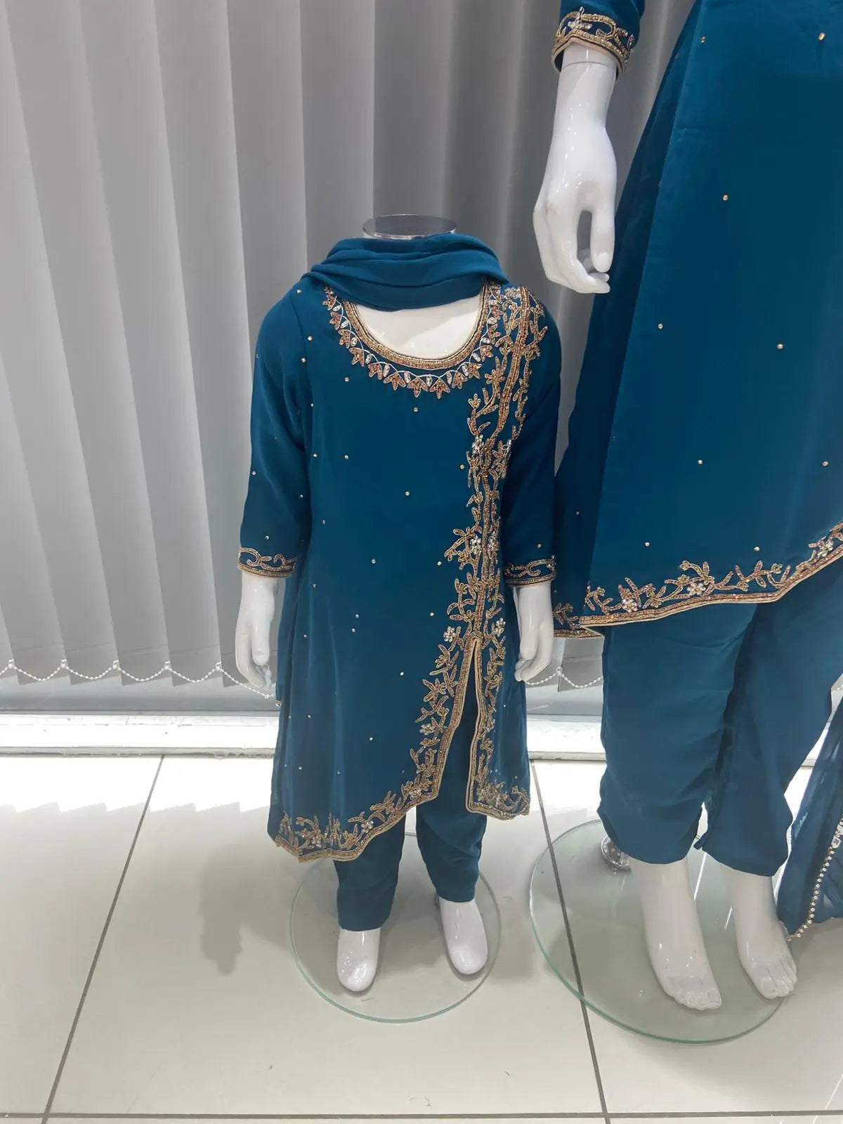  Asha - Pakistani clothes