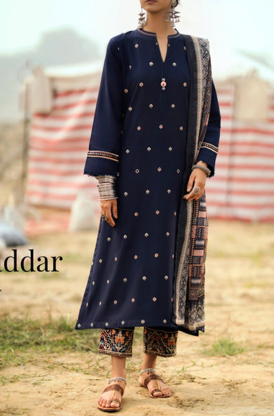 Casuallite ‘Rahgeer’ | Embroidered Khaddar 3pc Readymade | HT258