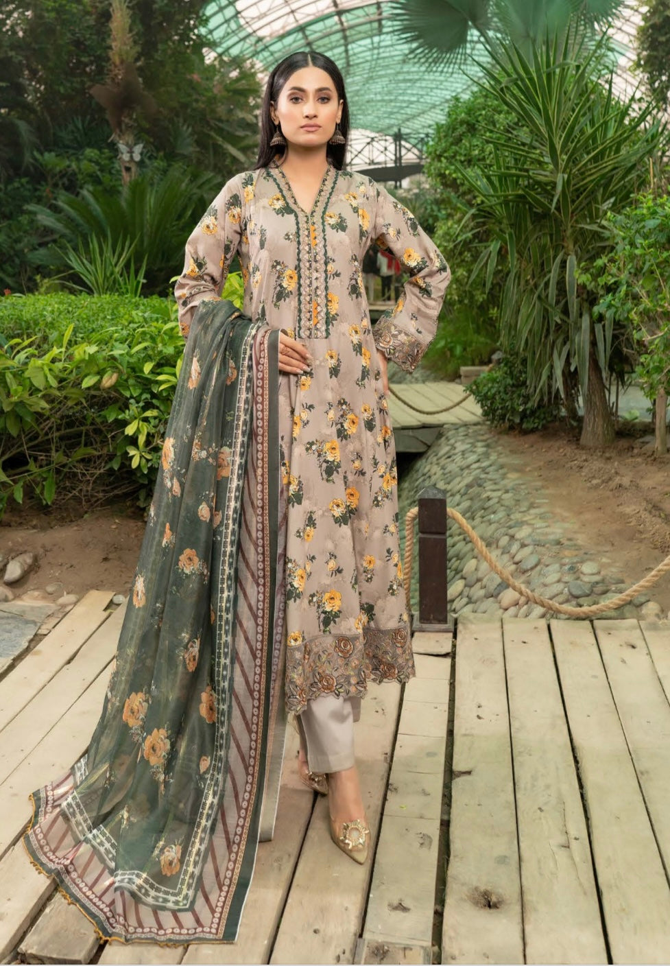 MUNIRA | Embroidered Linen Readymade | MEL06