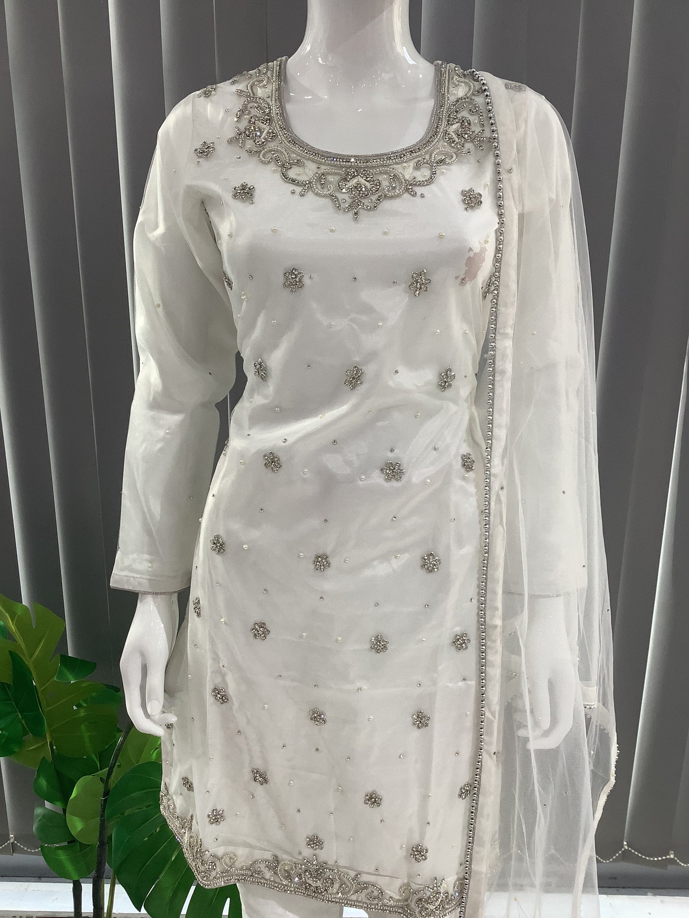  Asha - Pakistani clothes