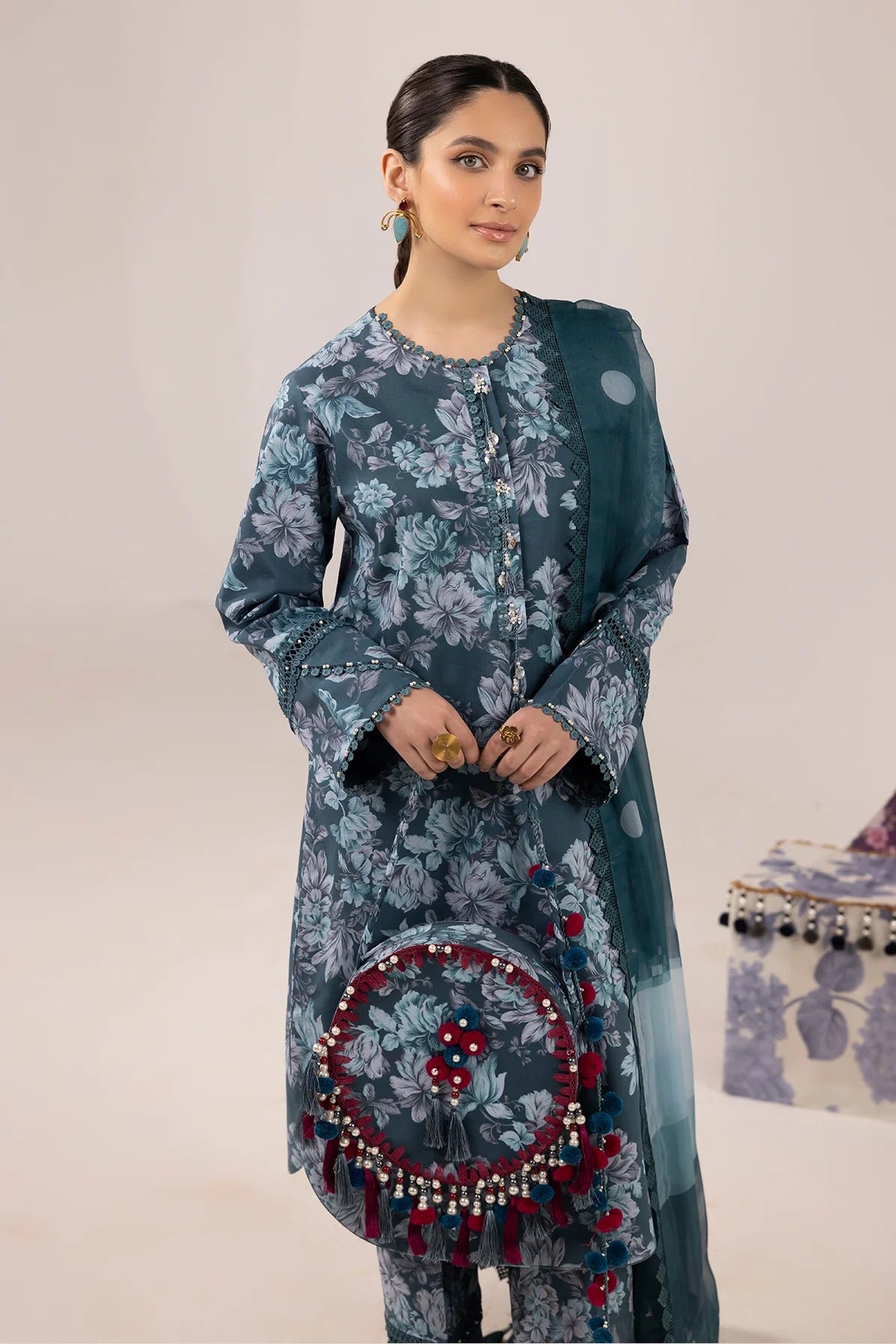  Alizeh - Pakistani clothes