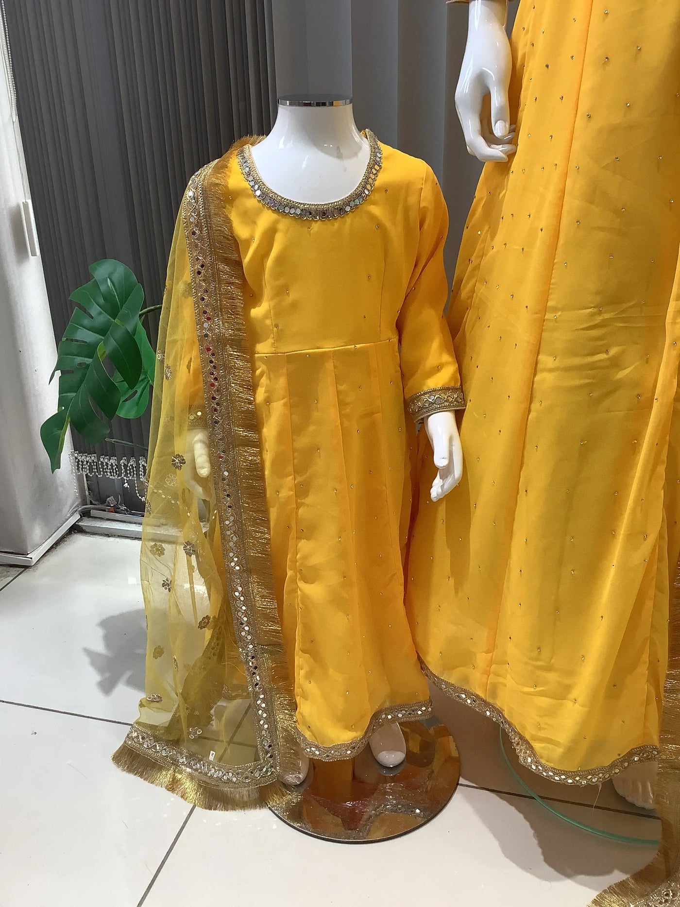  Asha - Pakistani clothes