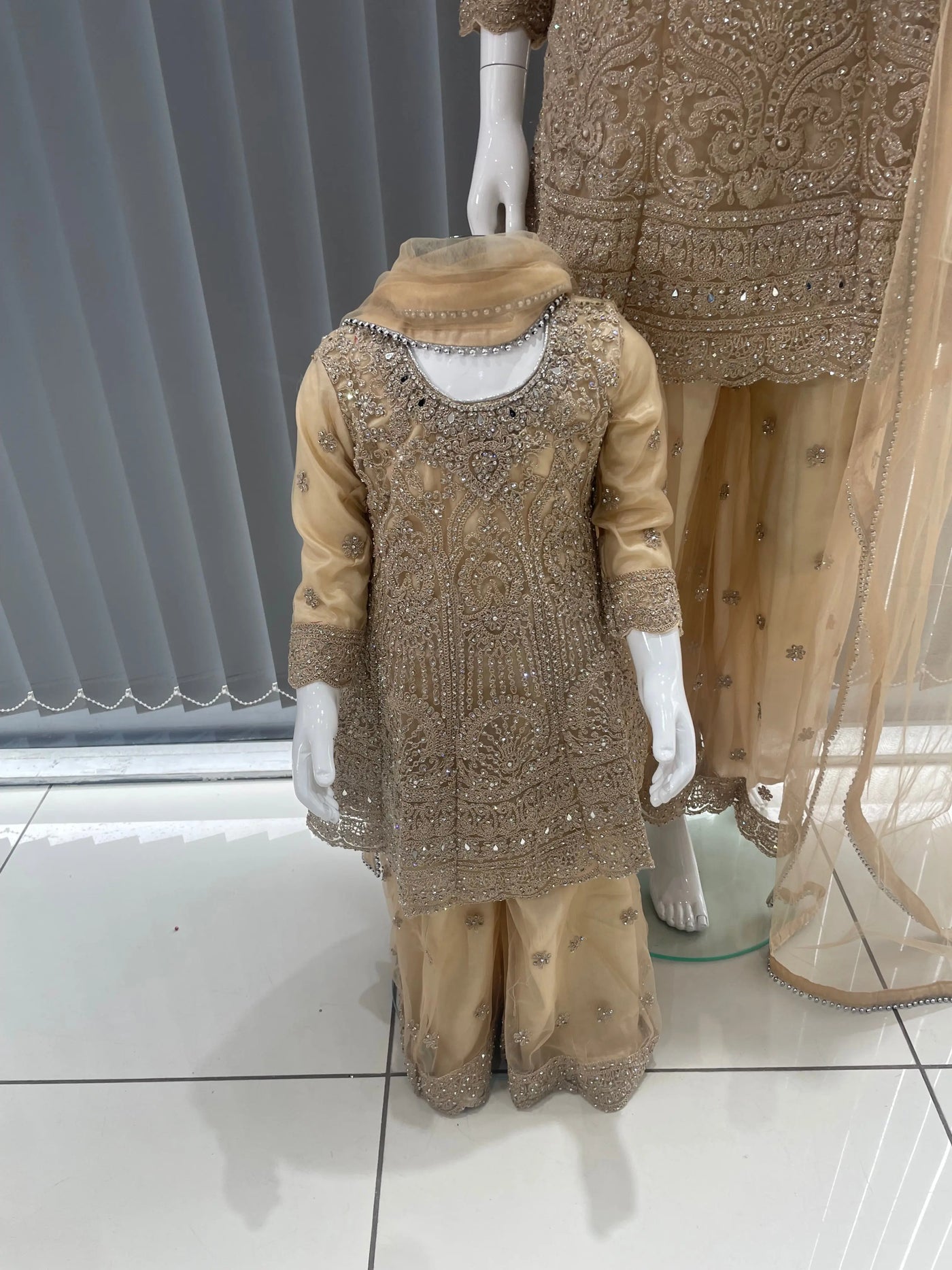  Asha - Pakistani clothes