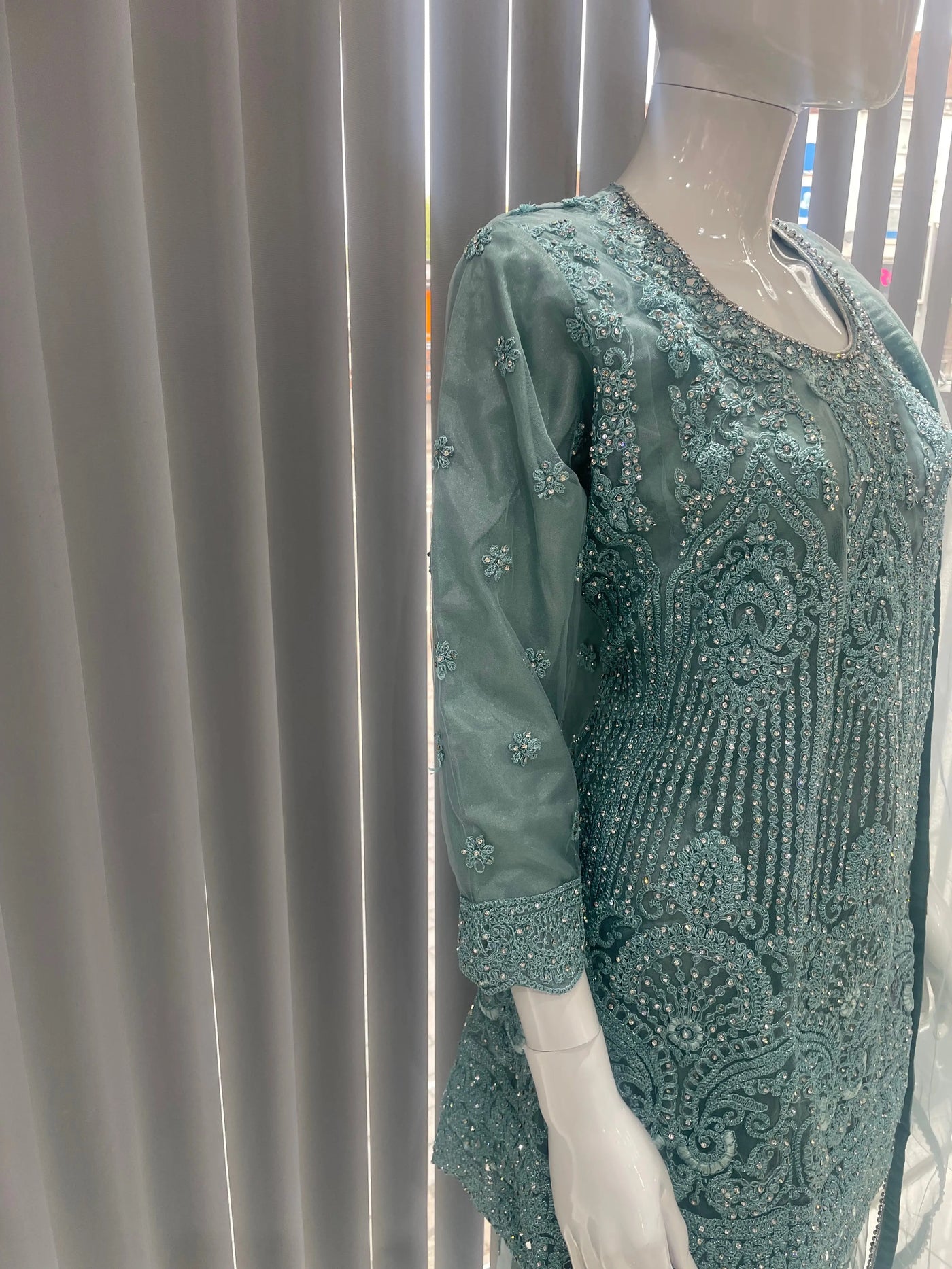  Asha - Pakistani clothes