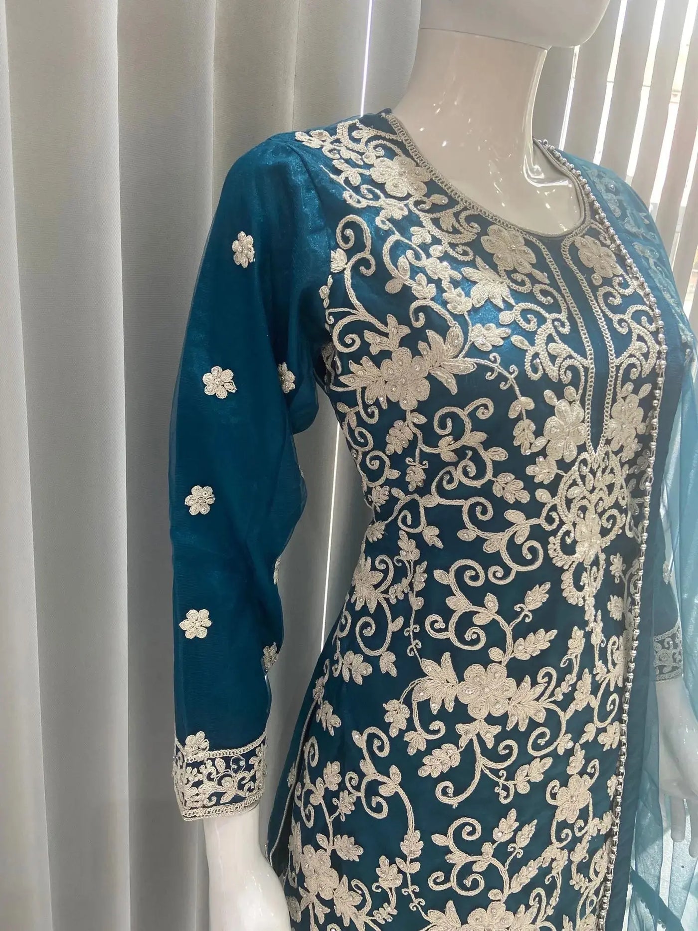 Asha - Pakistani clothes