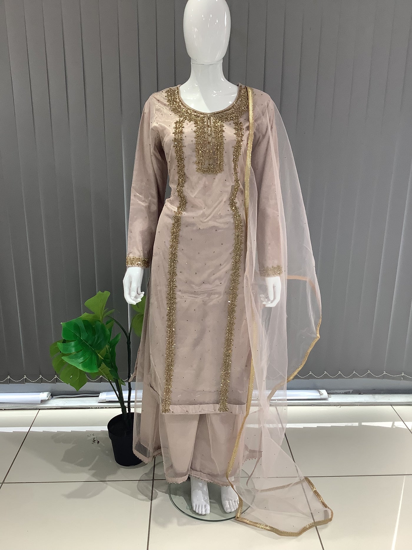  Asha - Pakistani clothes