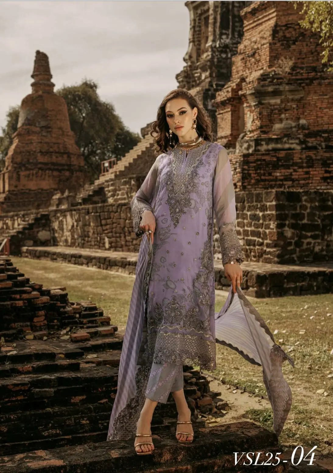  Rang Rasiya - Pakistani clothes