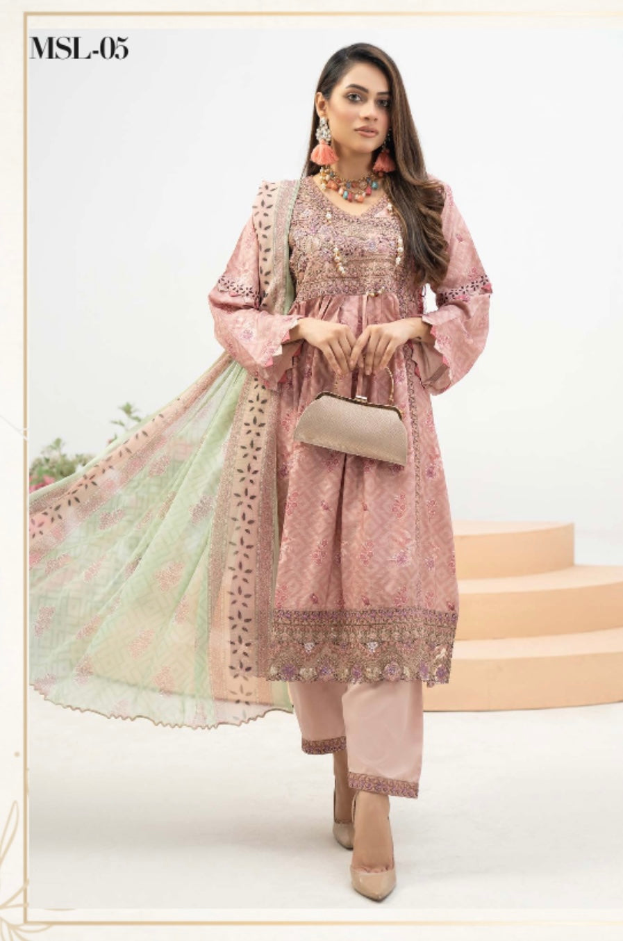  Munira - Pakistani clothes