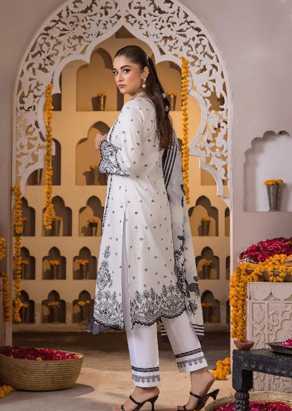  Heeras - Pakistani clothes
