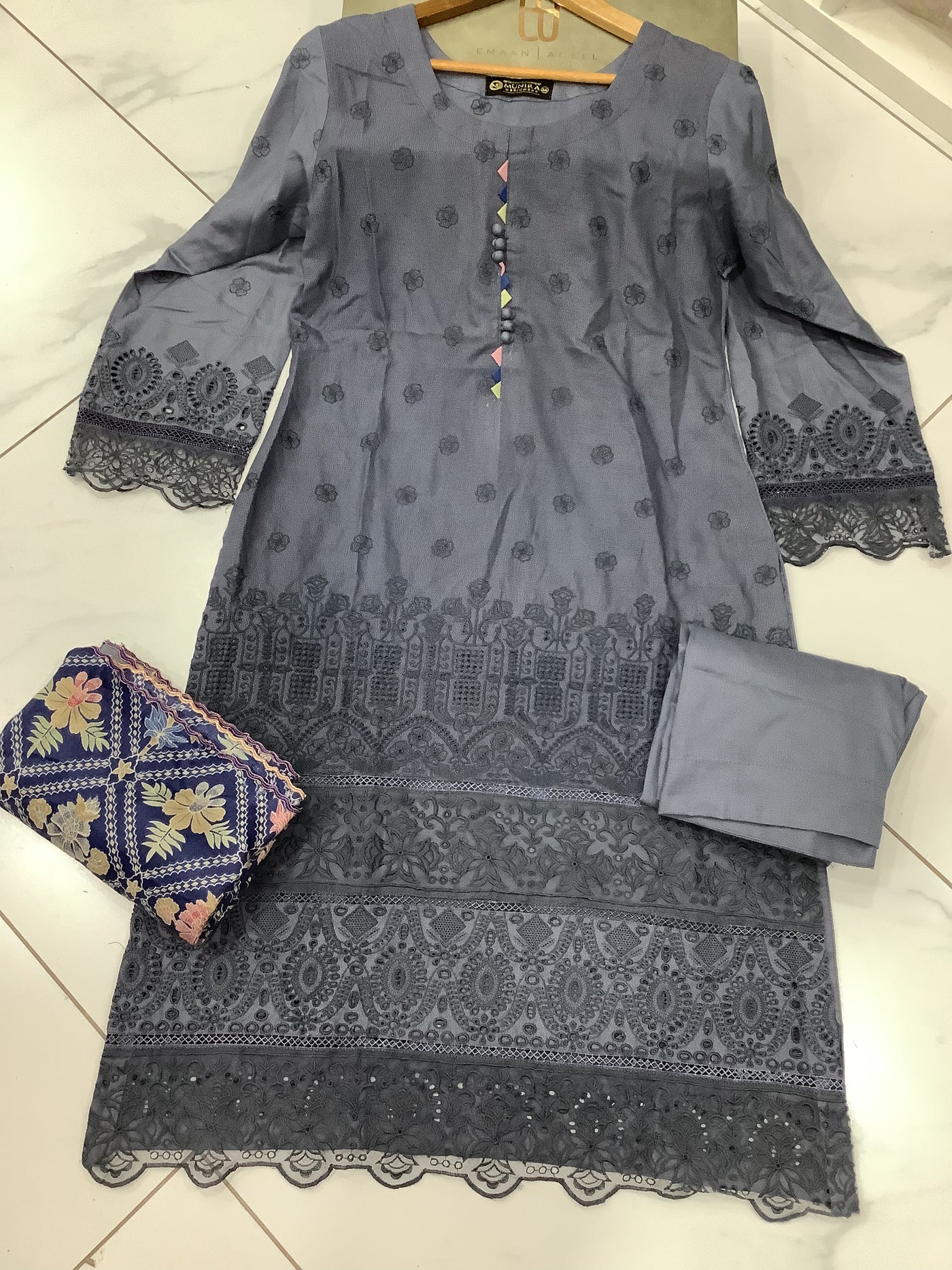 Munira - Pakistani clothes
