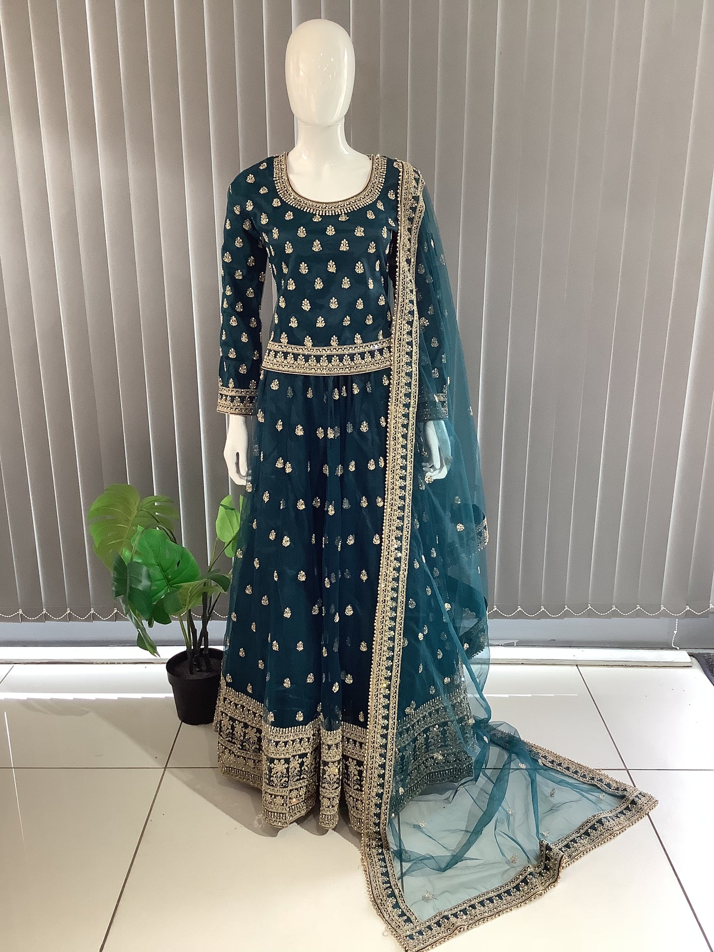  Asha - Pakistani clothes