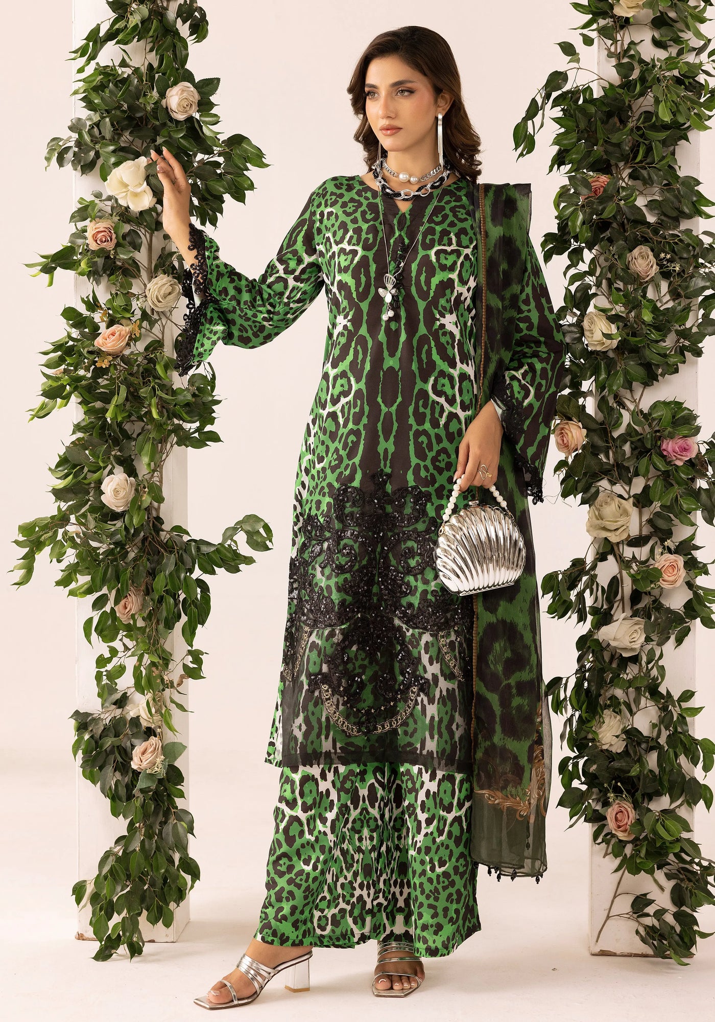  Simrans - Pakistani clothes