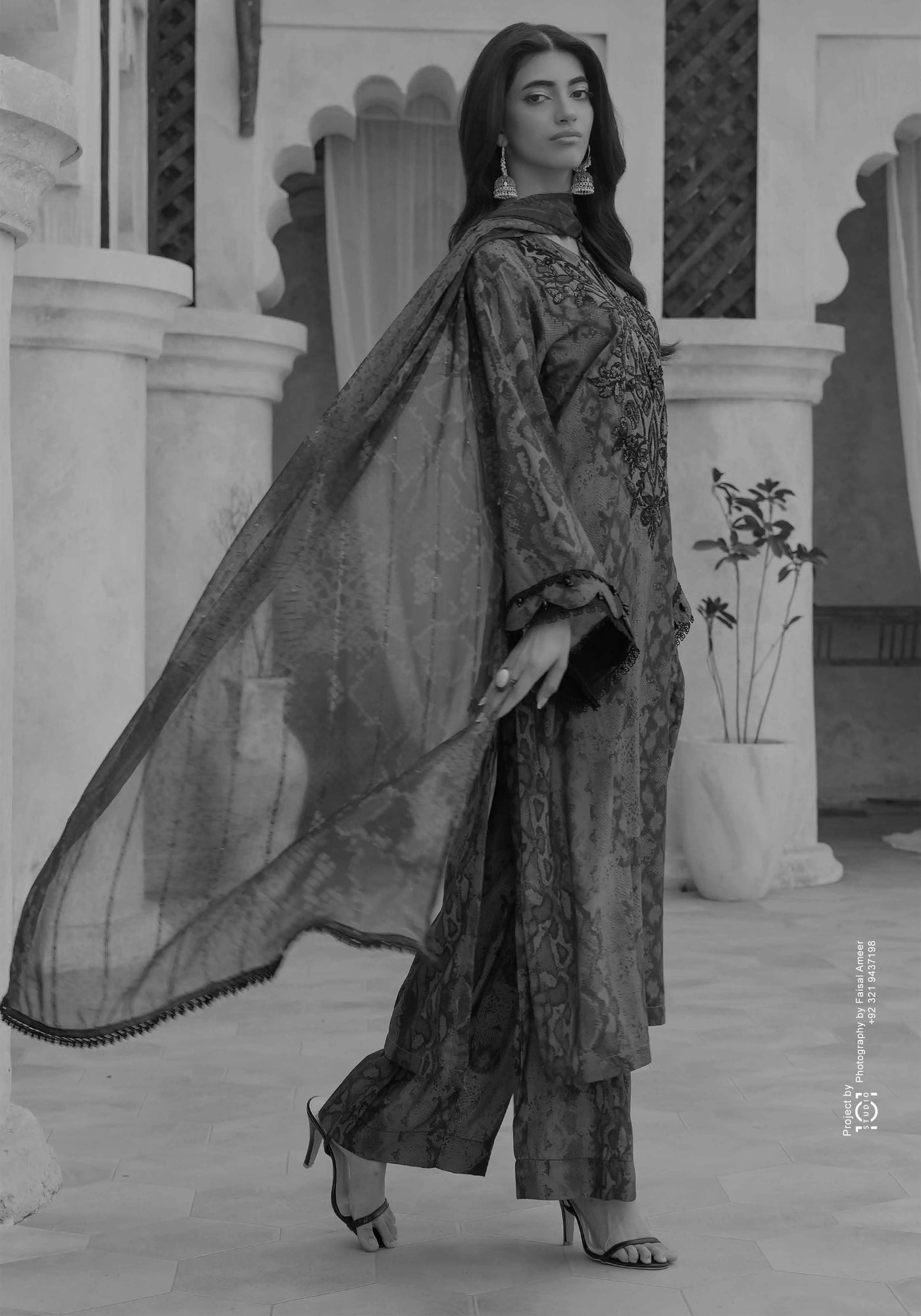 SIMRANS 'M Prints' | Embroidered 3pc Pakistani Readymade Womenswear | SM931 (2 Colours)