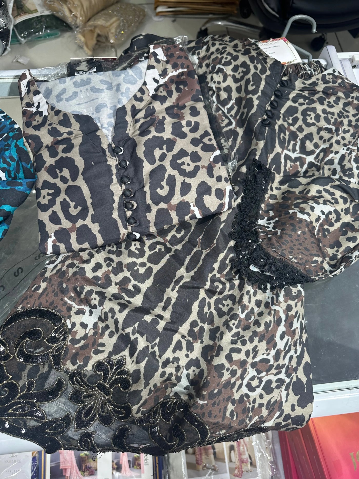  Simrans - Pakistani clothes