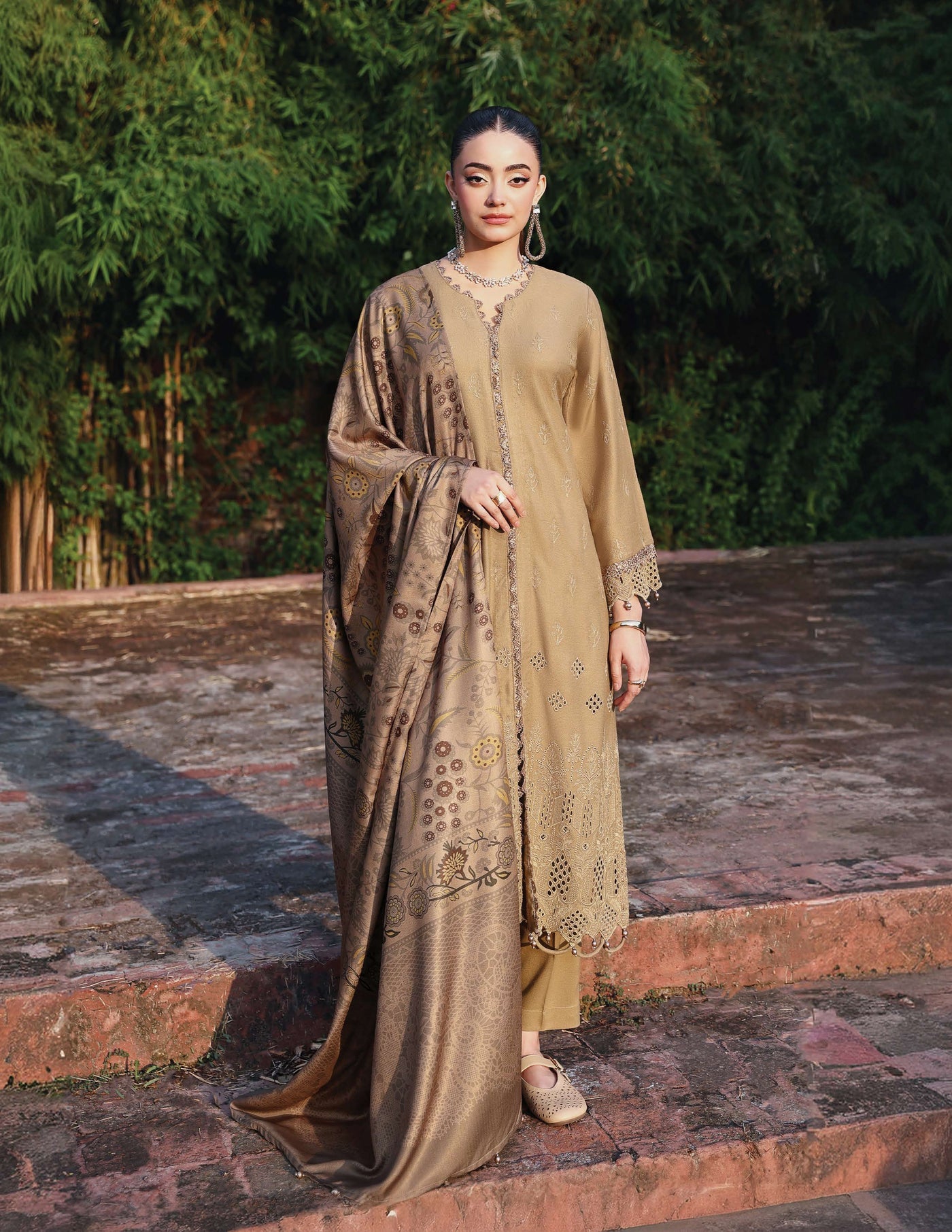 SIMRANS 'Mehr' | Embroidered Dhanak Chikenkari Pakistani Readymade Womenswear | SM923
