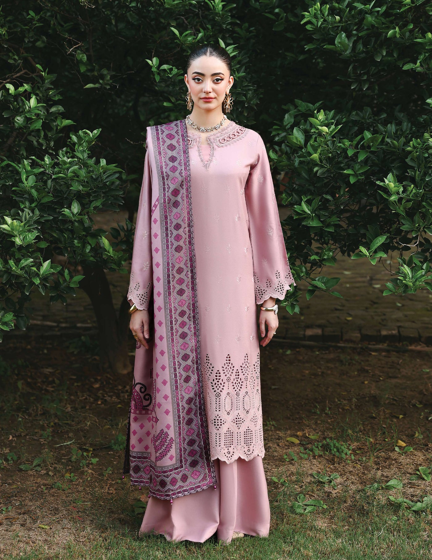 SIMRANS 'Mehr' | Embroidered Dhanak Chikenkari Pakistani Readymade Womenswear | SM925