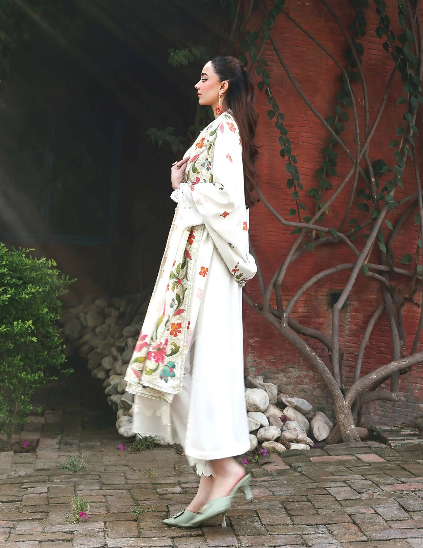 SIMRANS 'Mehr' | Embroidered Dhanak Chikenkari Pakistani Readymade Womenswear | SM926