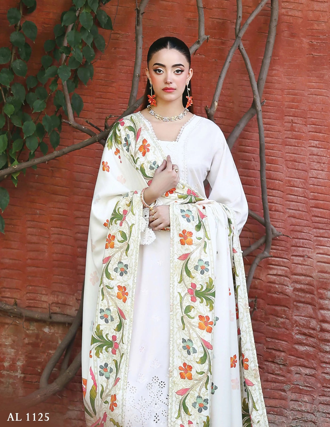 SIMRANS 'Mehr' | Embroidered Dhanak Chikenkari Pakistani Readymade Womenswear | SM926