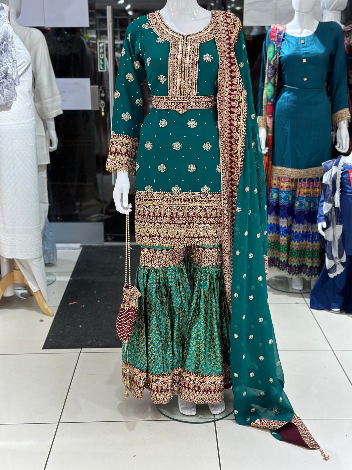  HXX - Pakistani clothes
