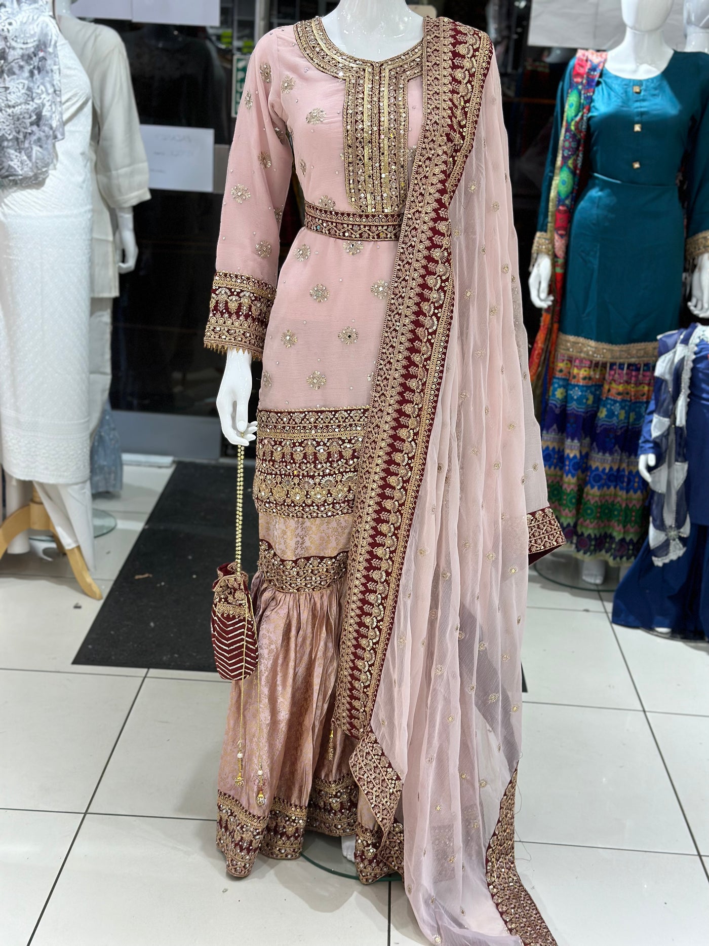  HXX - Pakistani clothes